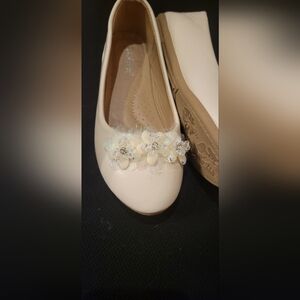 Link Sz1 Cream Girls Dress Shoe